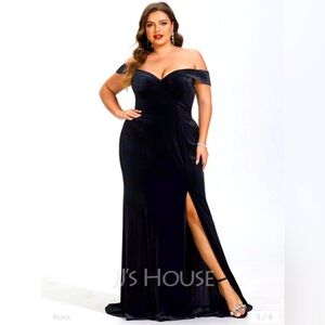 JJ's House Velvet Evening Dress - Size 16